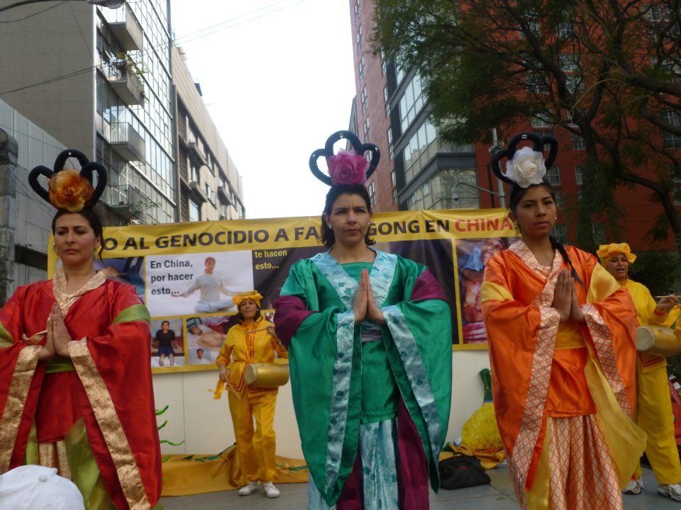 398725_2237632360839_1091857905_n